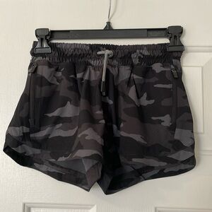 Athleta Girl Shorts Size Medium 8-10 Kids Camo Casual Athletic Youth NWOT